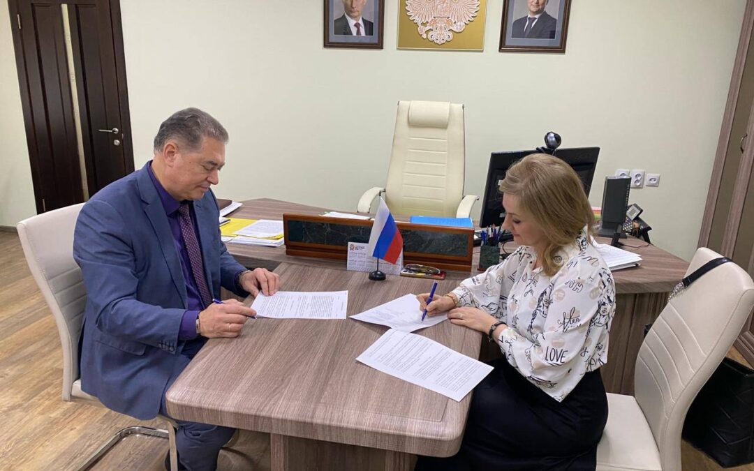 Отделение Социального фонда России по Астраханской области и Областной центр общественного здоровья и медпрофилактики подписали соглашение